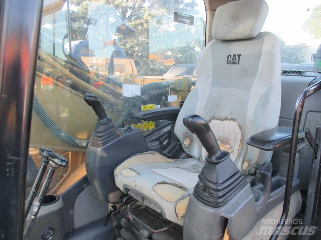 CAT 323 D L Bageri gusjeničari
