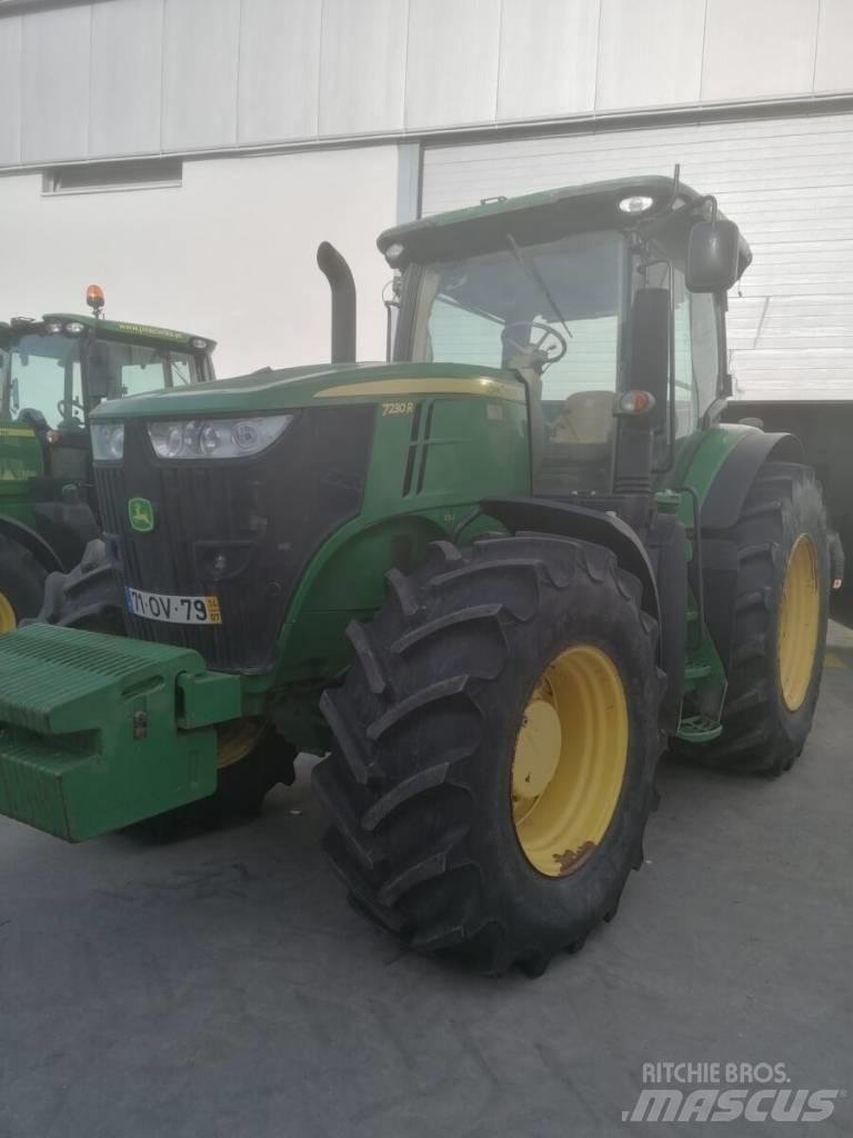 John Deere 7230 R Traktori