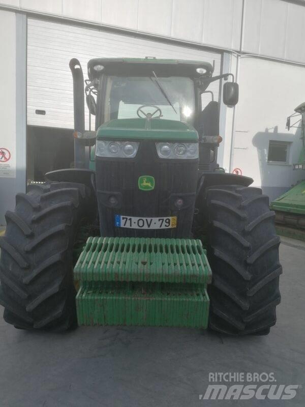 John Deere 7230 R Traktori