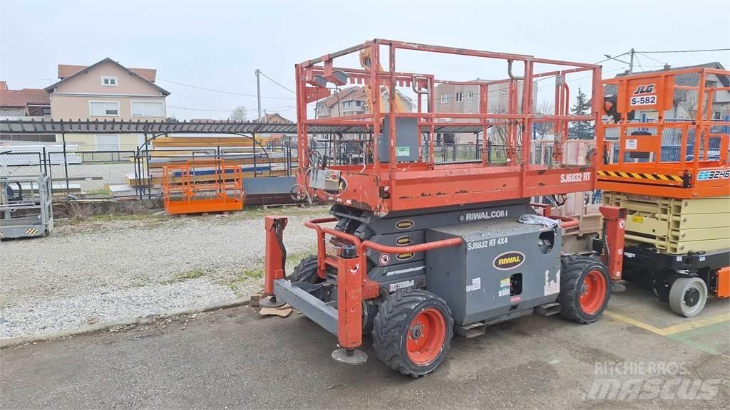 SkyJack SJ6832RTE Škaraste platforme