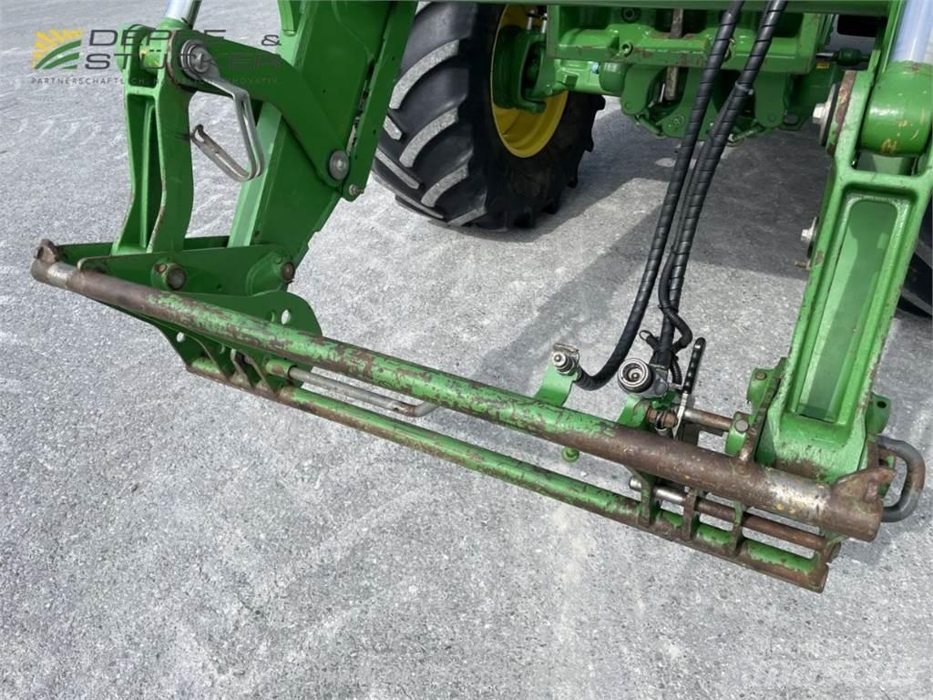 John Deere 6110R Traktori