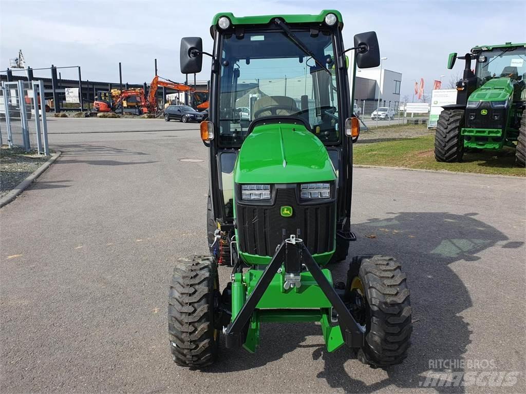 John Deere 2026R Kompaktni (mali) traktori