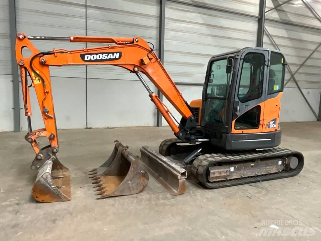 Doosan DX 60 R Mini bageri <7t