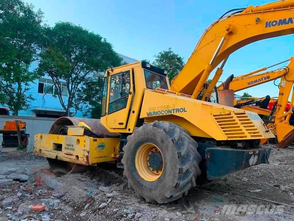 Bomag BW 225 D-3 Valjci sa dvojnim bubnjem