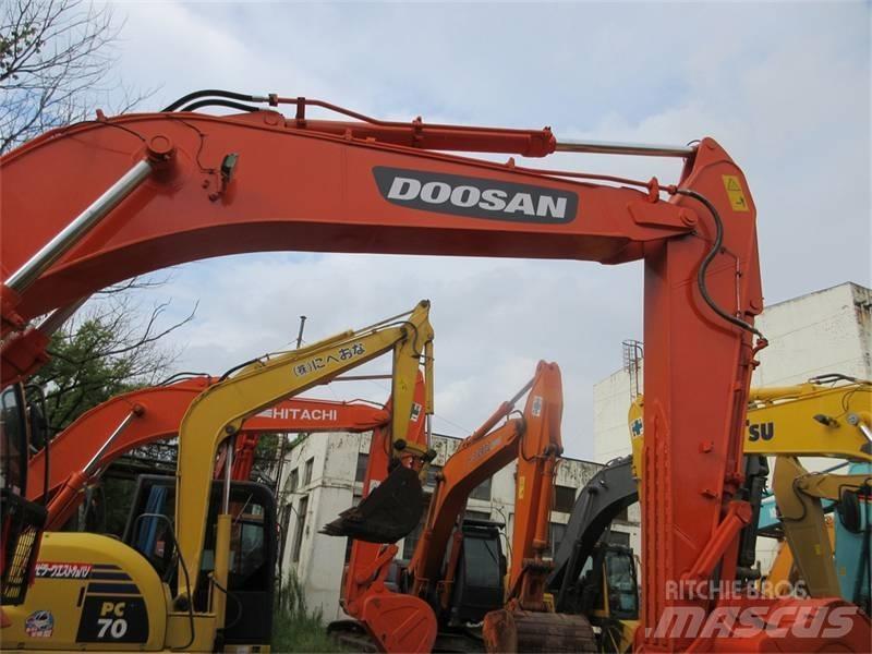Doosan DX 300 LC Bageri gusjeničari
