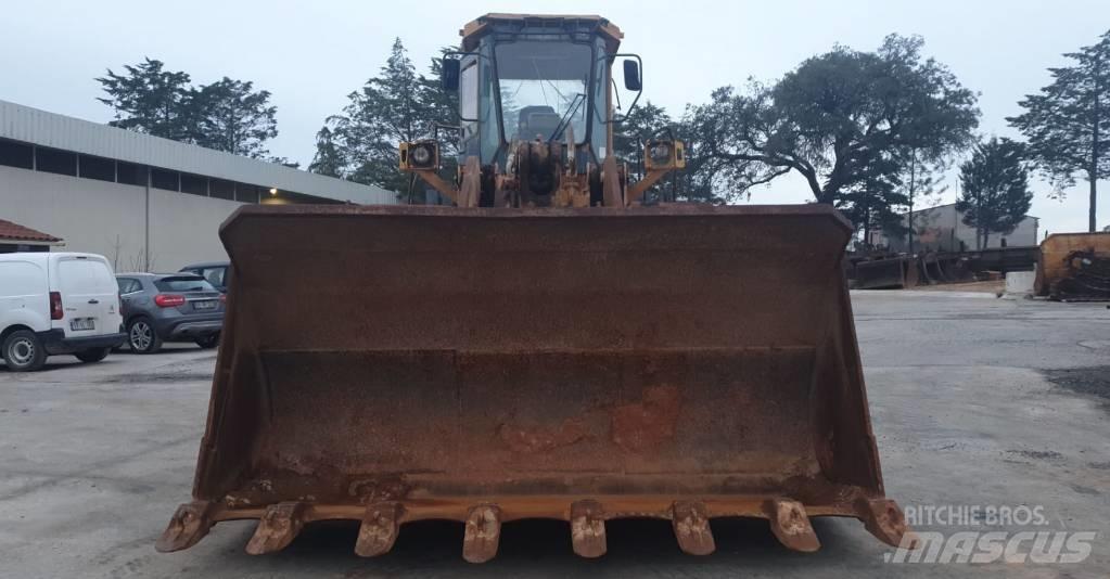 Komatsu WA500-1 Utovarivači na kotačima
