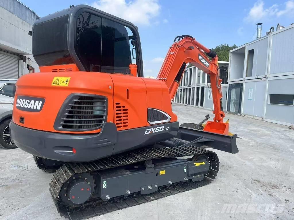 Doosan DX 60 Bageri gusjeničari