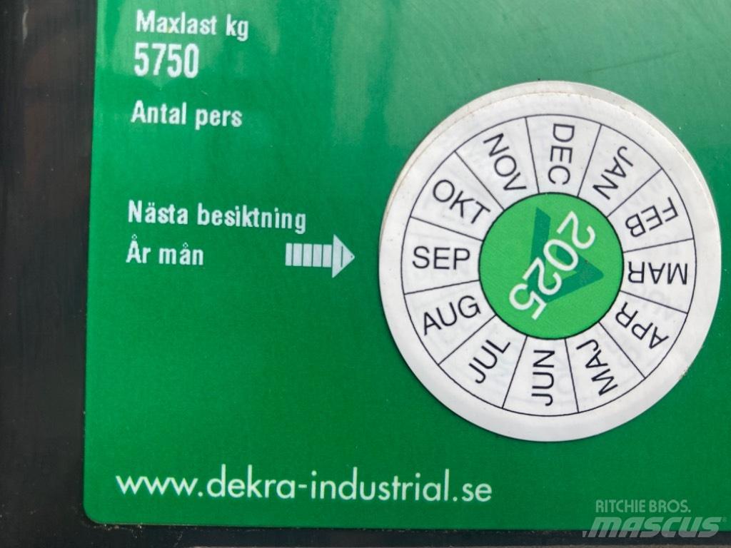 Hitachi 140w Bageri na kotačima