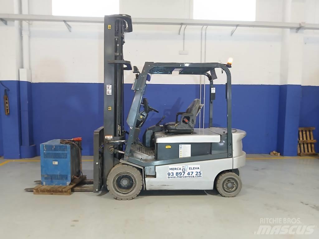 Nissan GQ02 L 30 CU Električni viličari