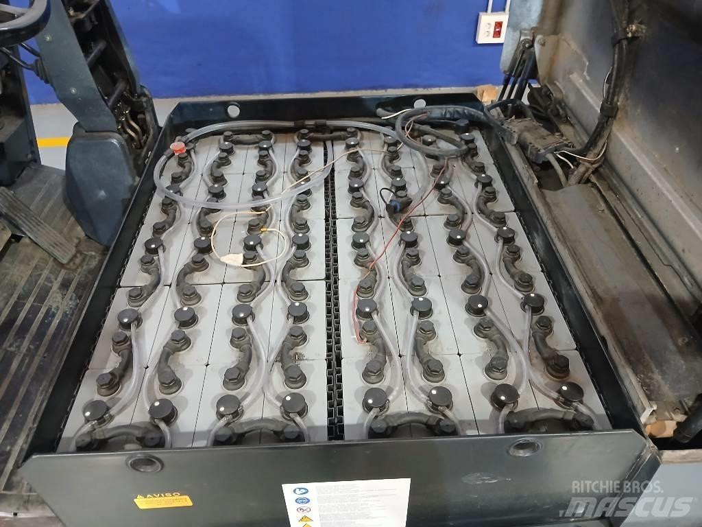 Nissan GQ02 L 30 CU Električni viličari