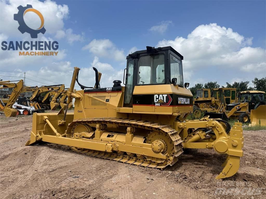 CAT D 6 G Buldožeri gusjeničari