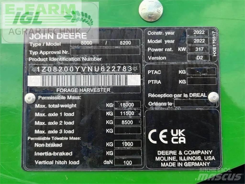 John Deere 8200 i Strojevi za krmu na vlastiti pogon