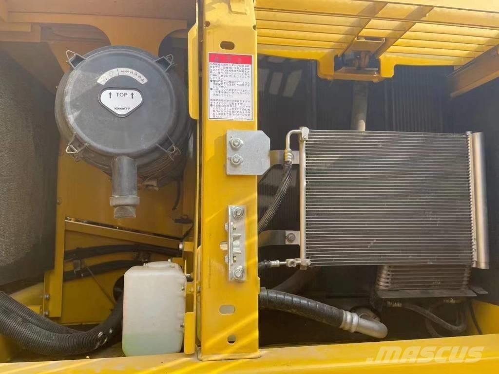 Komatsu PC 200 8N Bageri gusjeničari