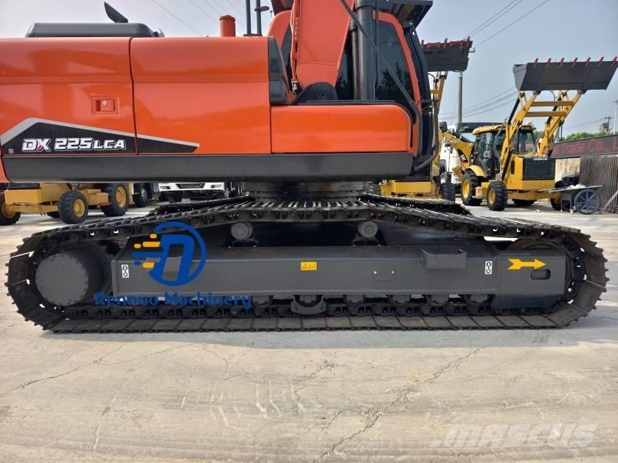 Doosan DX 225 LCA Bageri gusjeničari
