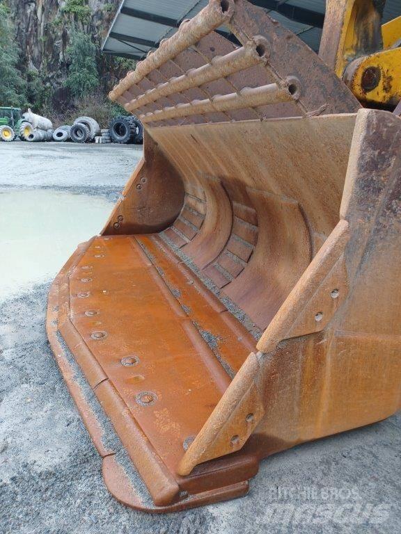 Komatsu WA800-3 Utovarivači na kotačima
