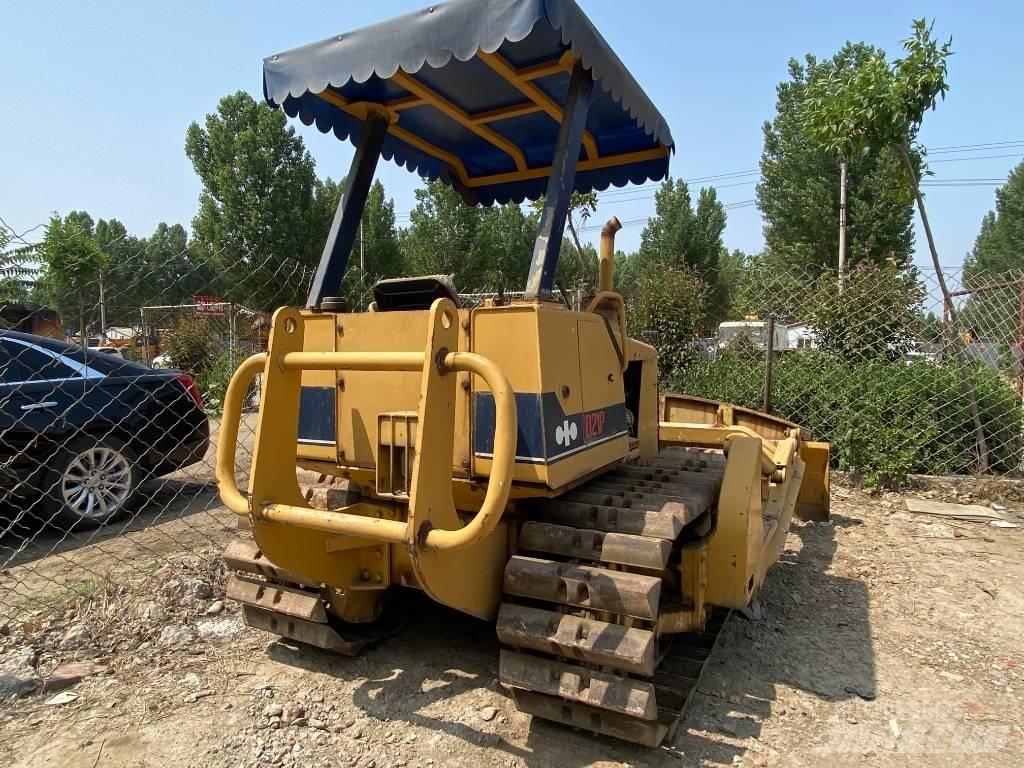 Komatsu D21P-6 Buldožeri gusjeničari