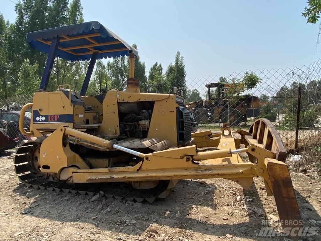 Komatsu D21P-6 Buldožeri gusjeničari