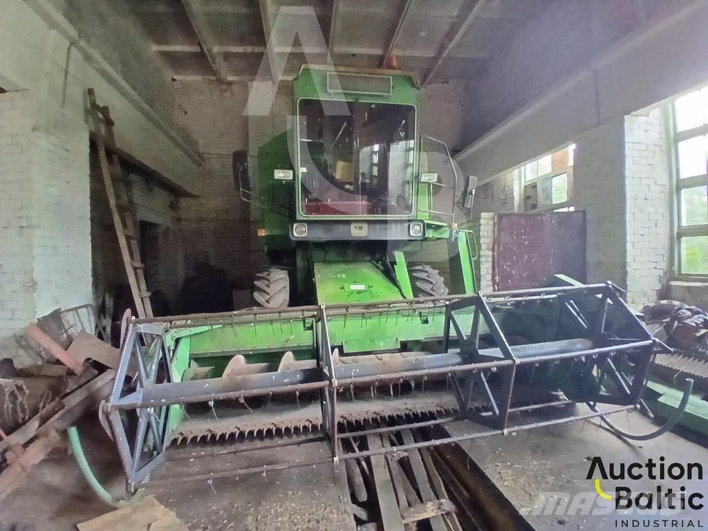 John Deere 1055 Kombajni