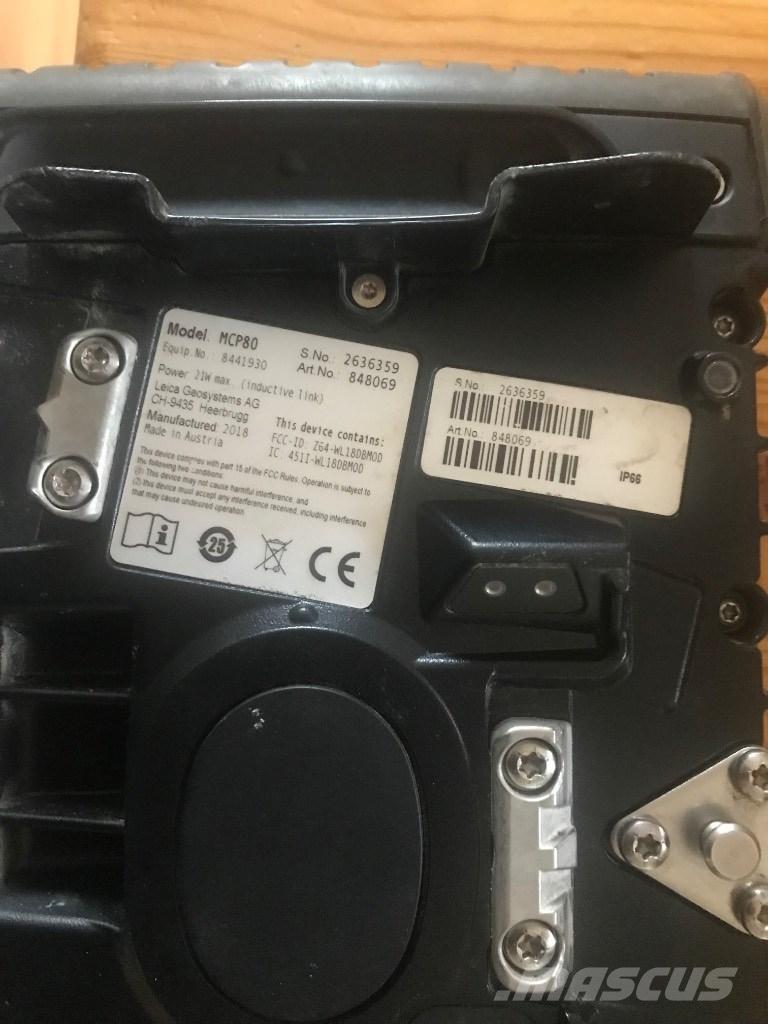 Hitachi ZX 135 US-7 Bageri gusjeničari