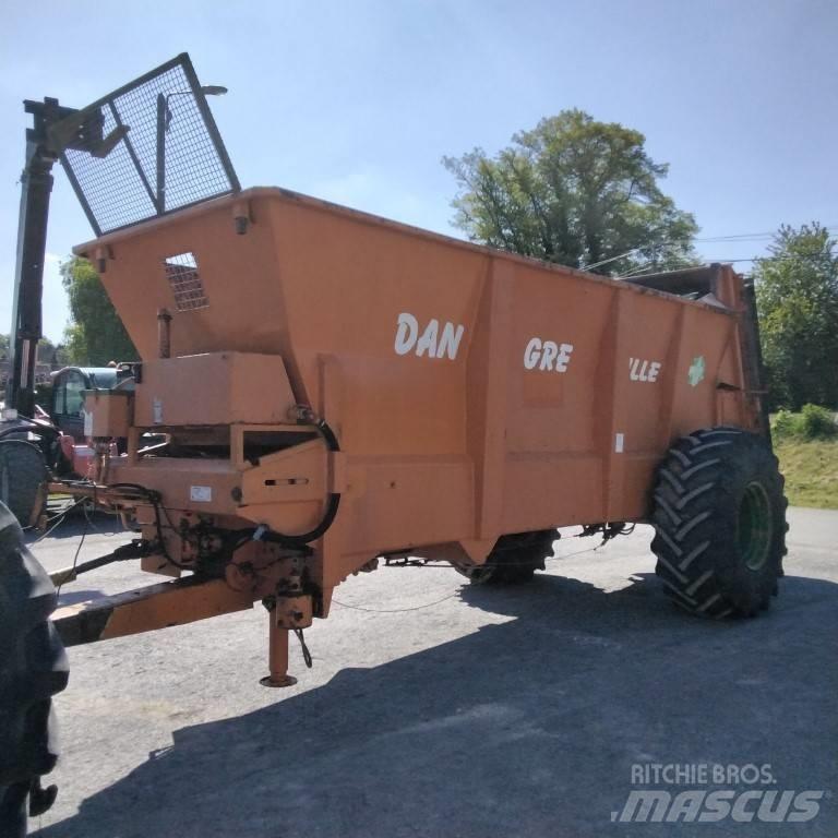 Dangreville EV 10 B1 Rasipači gnojiva