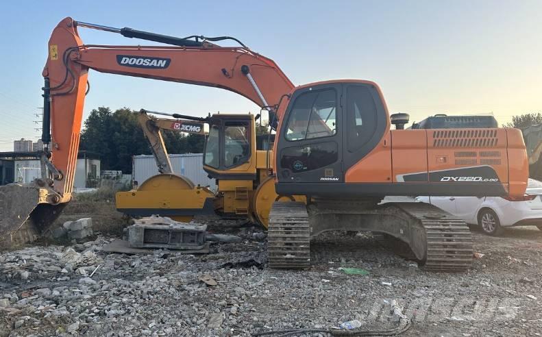 Doosan DX220 Bageri gusjeničari