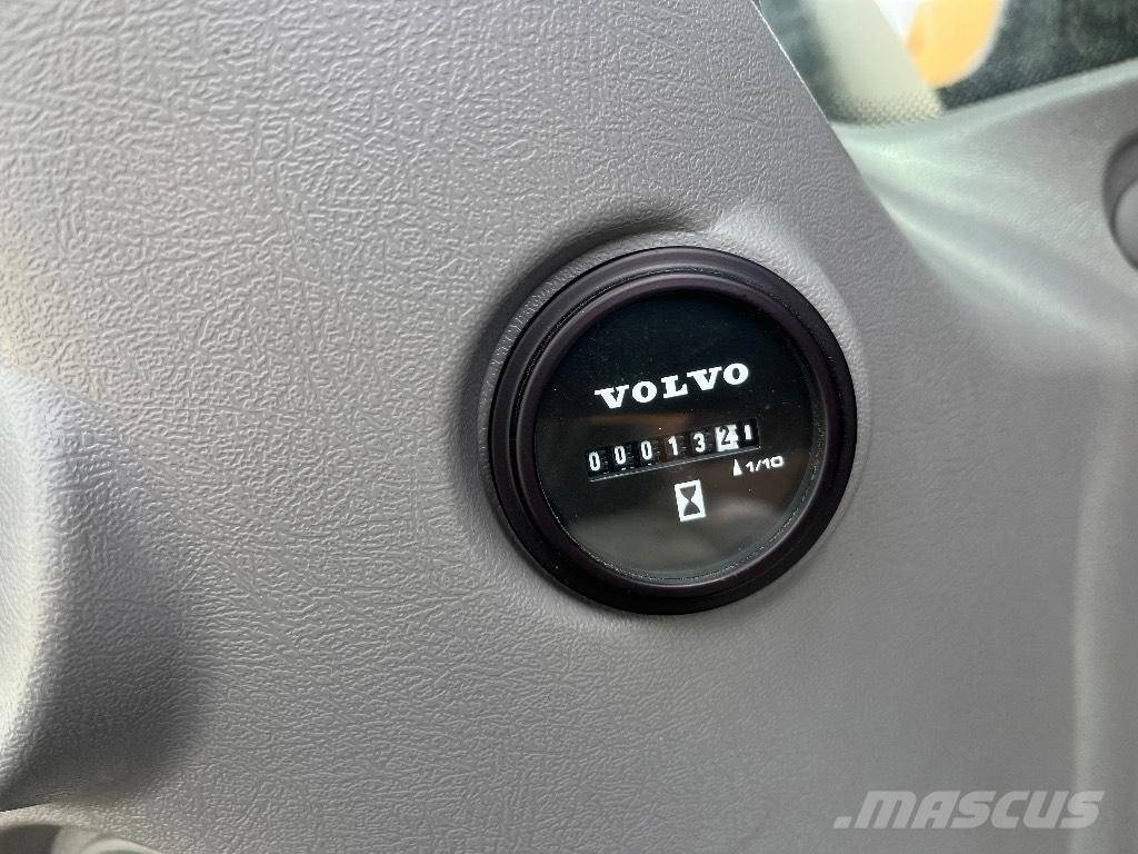 Volvo EC 300 D L Bageri gusjeničari