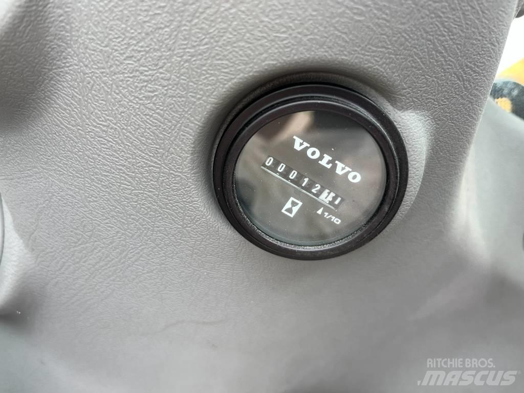 Volvo EC 300 D L Bageri gusjeničari