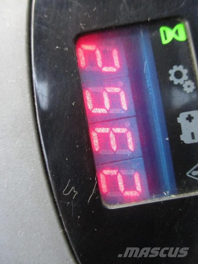 Toyota LPE250 Nisko podizni električni viličar sa platformu