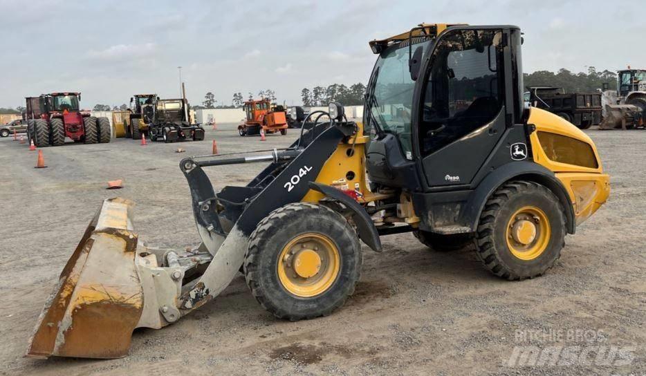 John Deere 204L Utovarivači na kotačima