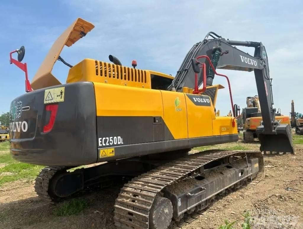 Volvo EC 250 D L Bageri gusjeničari