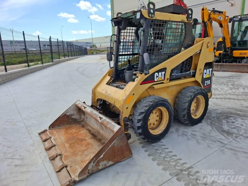 CAT 216 Skid steer mini utovarivači
