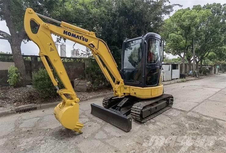 Komatsu PC35 Mini bageri <7t