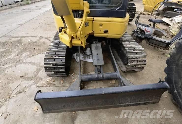 Komatsu PC35 Mini bageri <7t