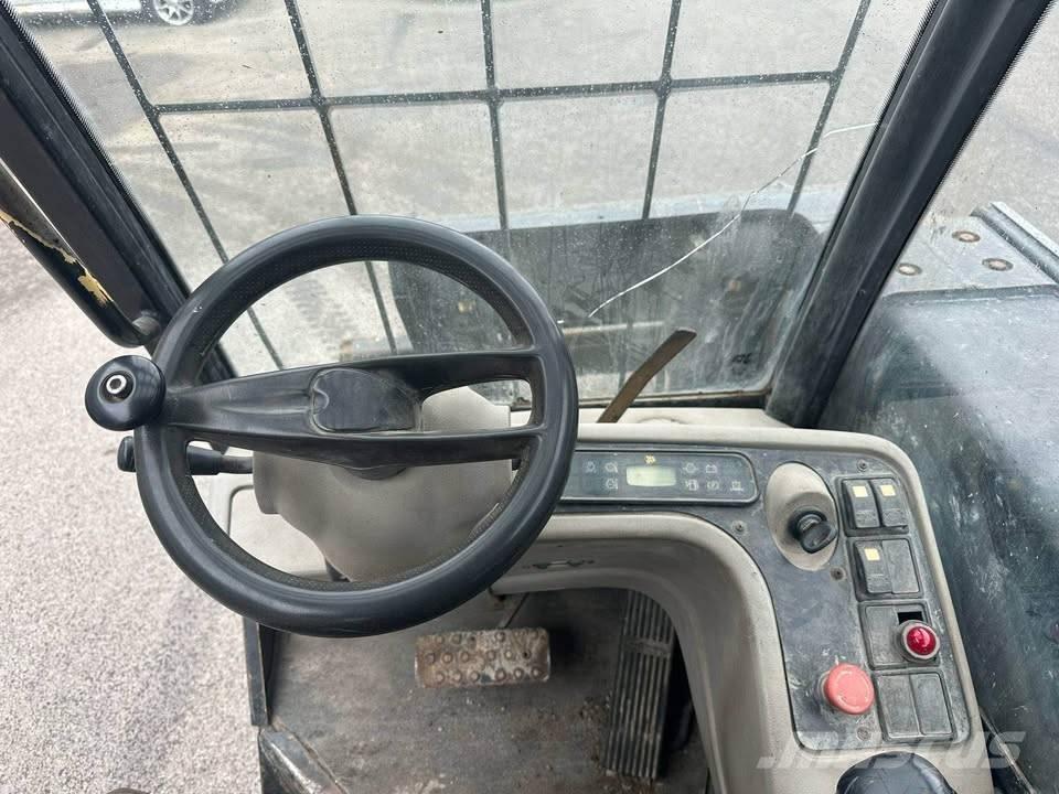 JCB TLT 25 D Teleskopski viličari