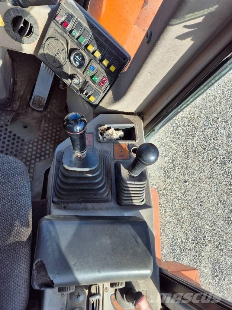 Hitachi FR 130 Utovarivači na kotačima