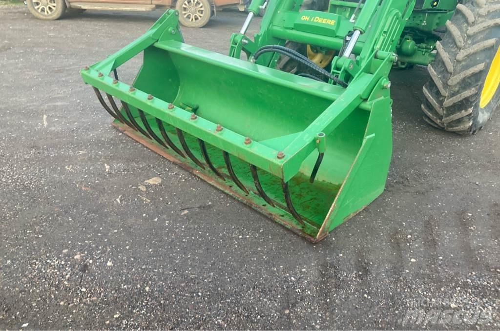 John Deere 6120M Traktori