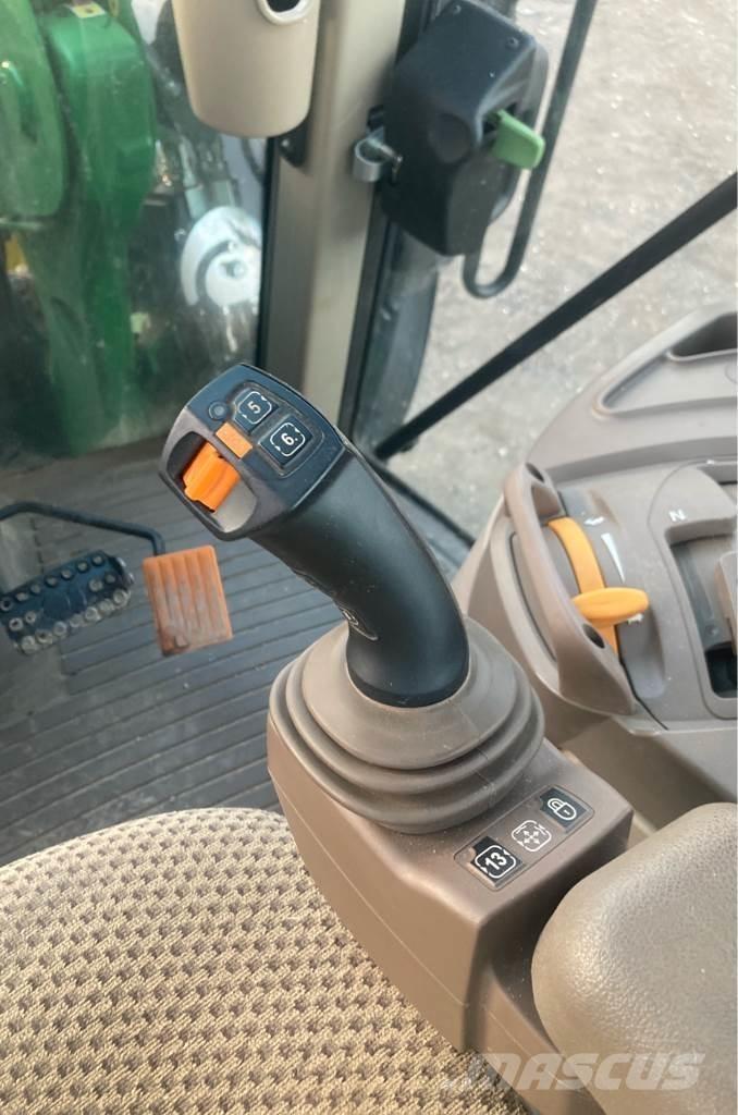 John Deere 6120M Traktori