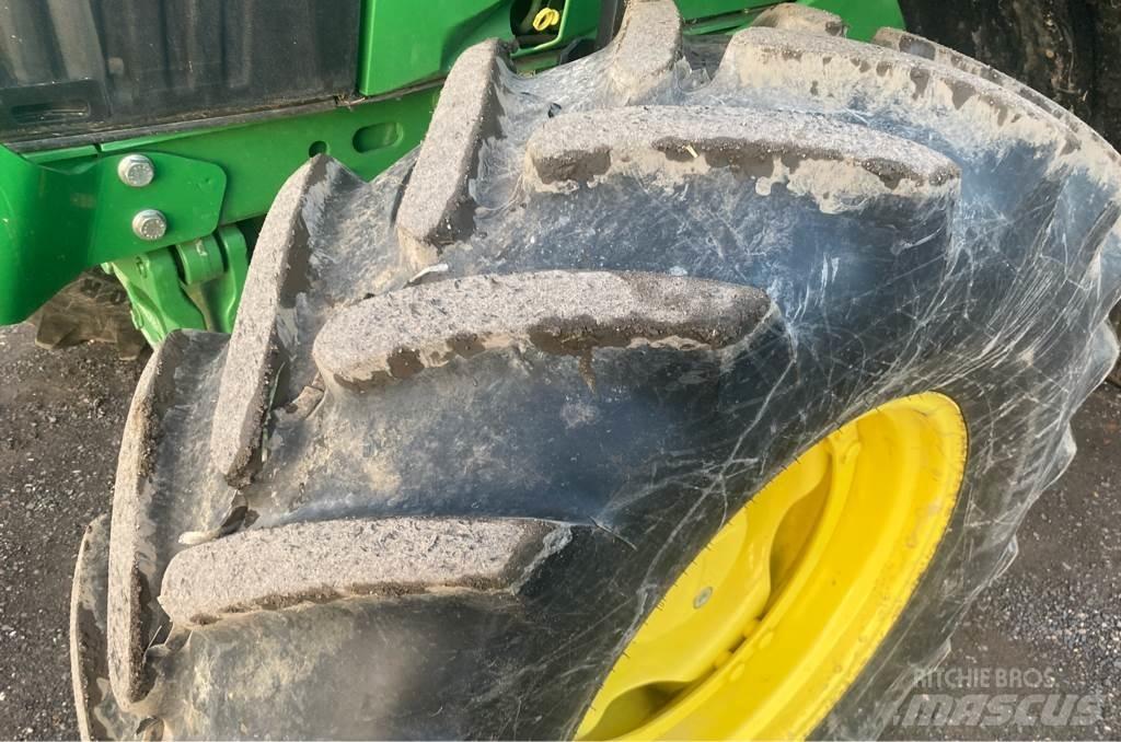 John Deere 6120M Traktori