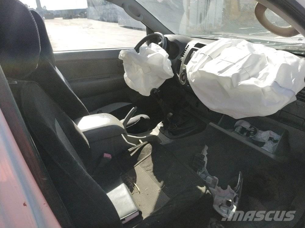 Toyota Hilux 4 Kiperi