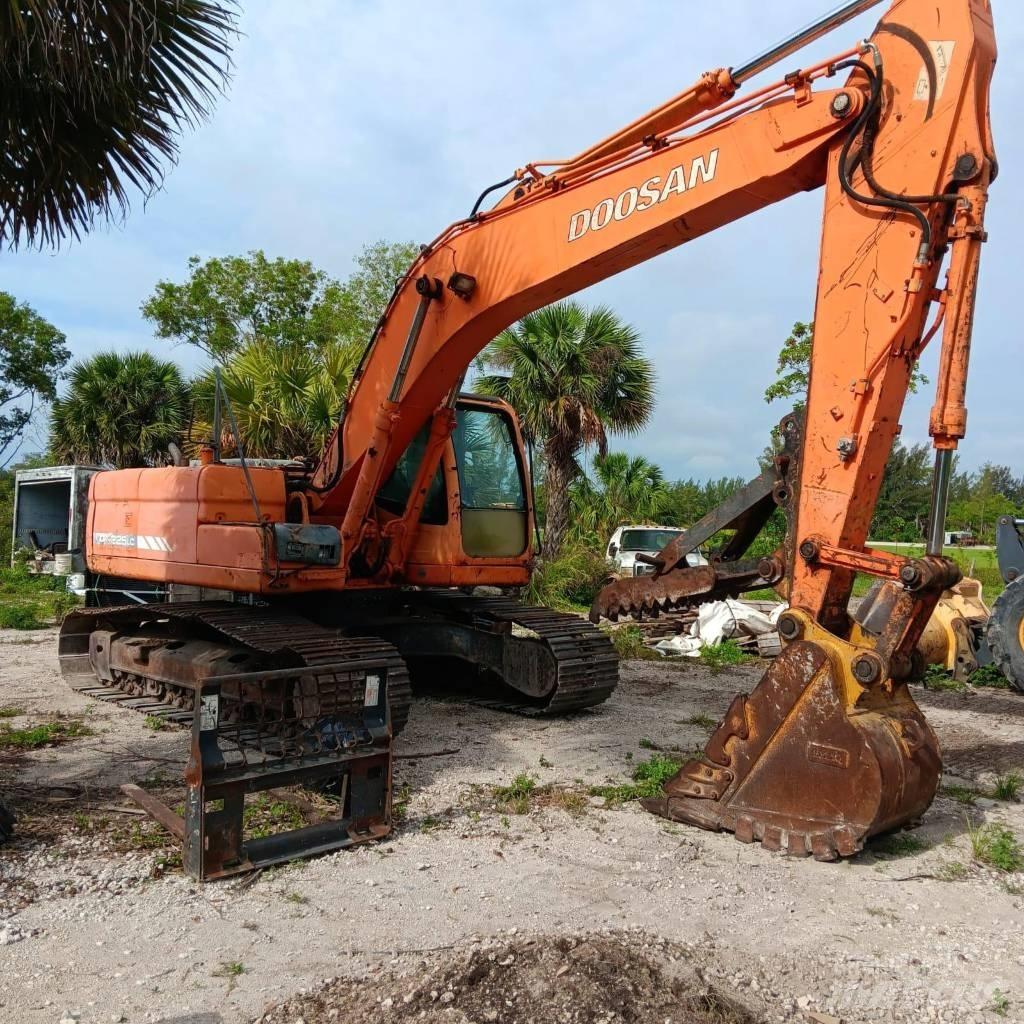 Doosan DX 225 LC Bageri gusjeničari