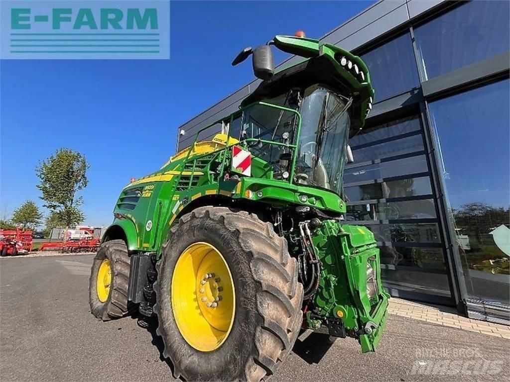 John Deere 8600 Strojevi za krmu na vlastiti pogon