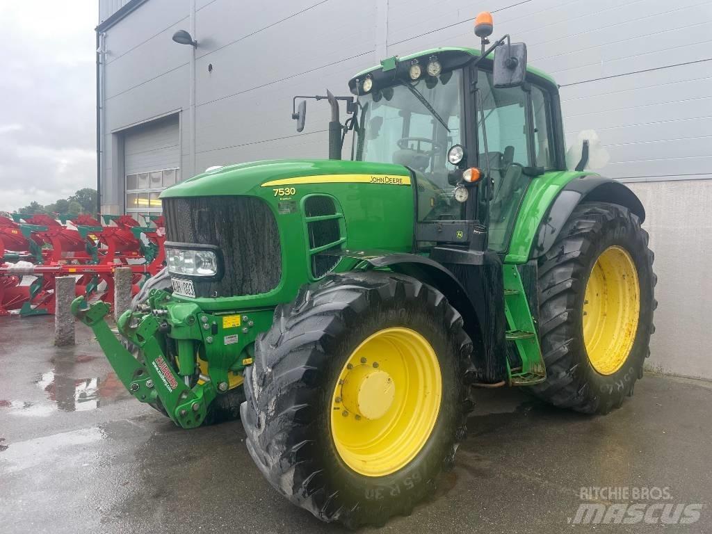 John Deere 7530 Traktori