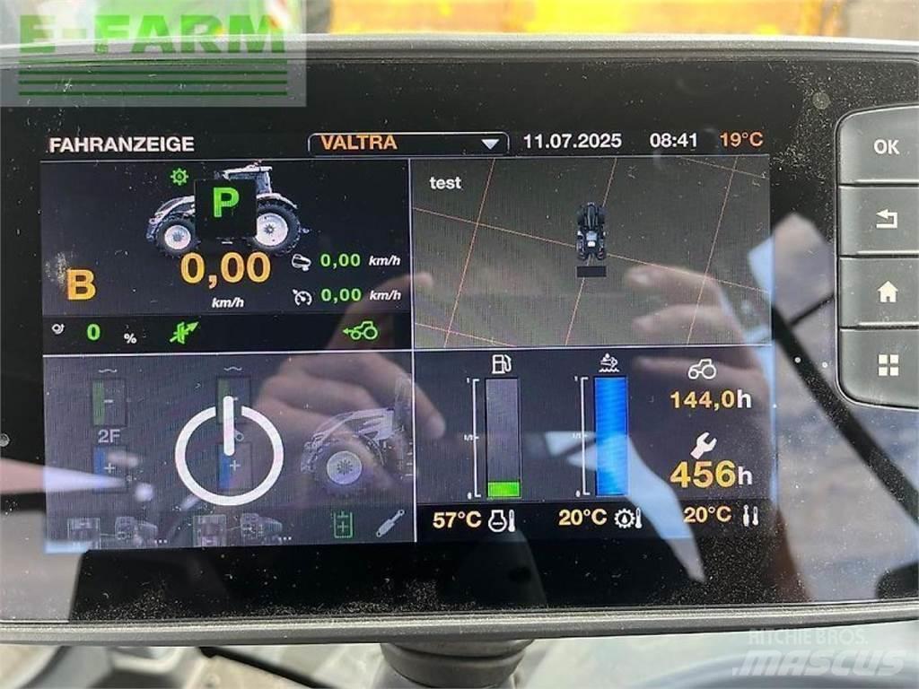 Valtra q245 Traktori