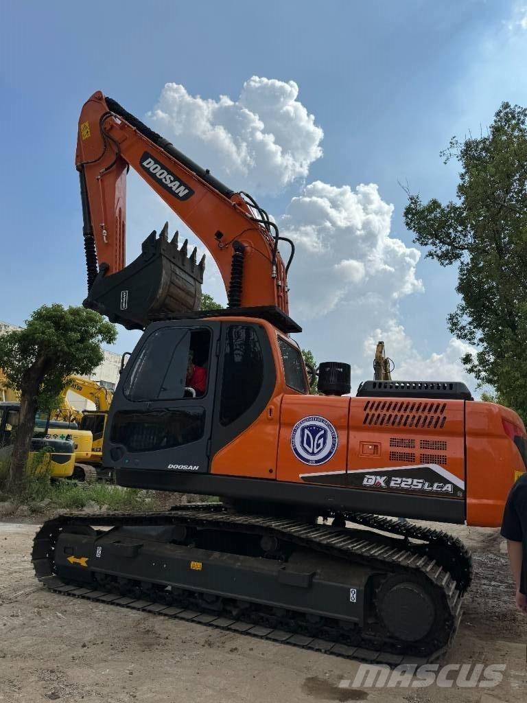 Doosan DX 225 LCA Midi bageri 7t – 12t