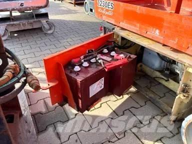JLG 1230 ES Škaraste platforme