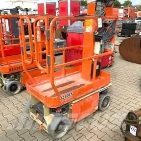 JLG 1230 ES Škaraste platforme