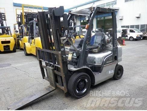 Nissan PL02A20D Plinski viličari