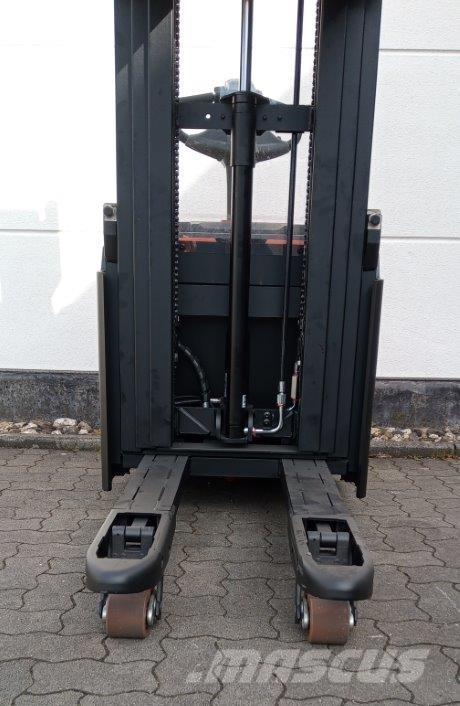 Toyota SWE120L Samopogonski ručni viličari