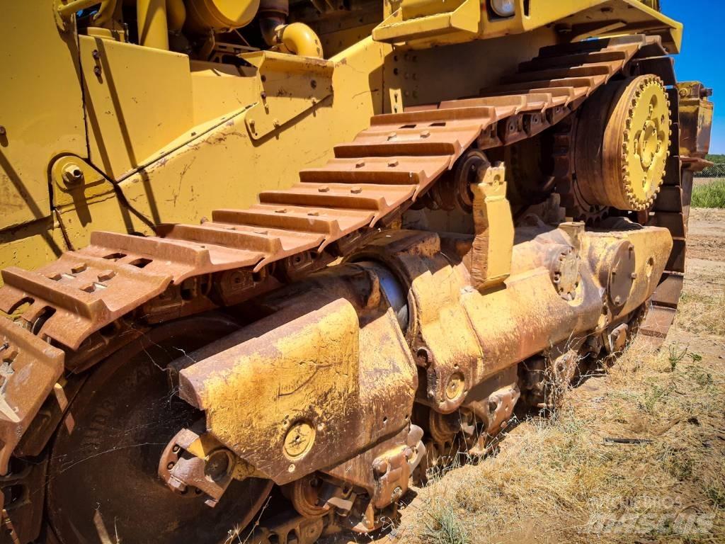 CAT D10 Buldožeri gusjeničari