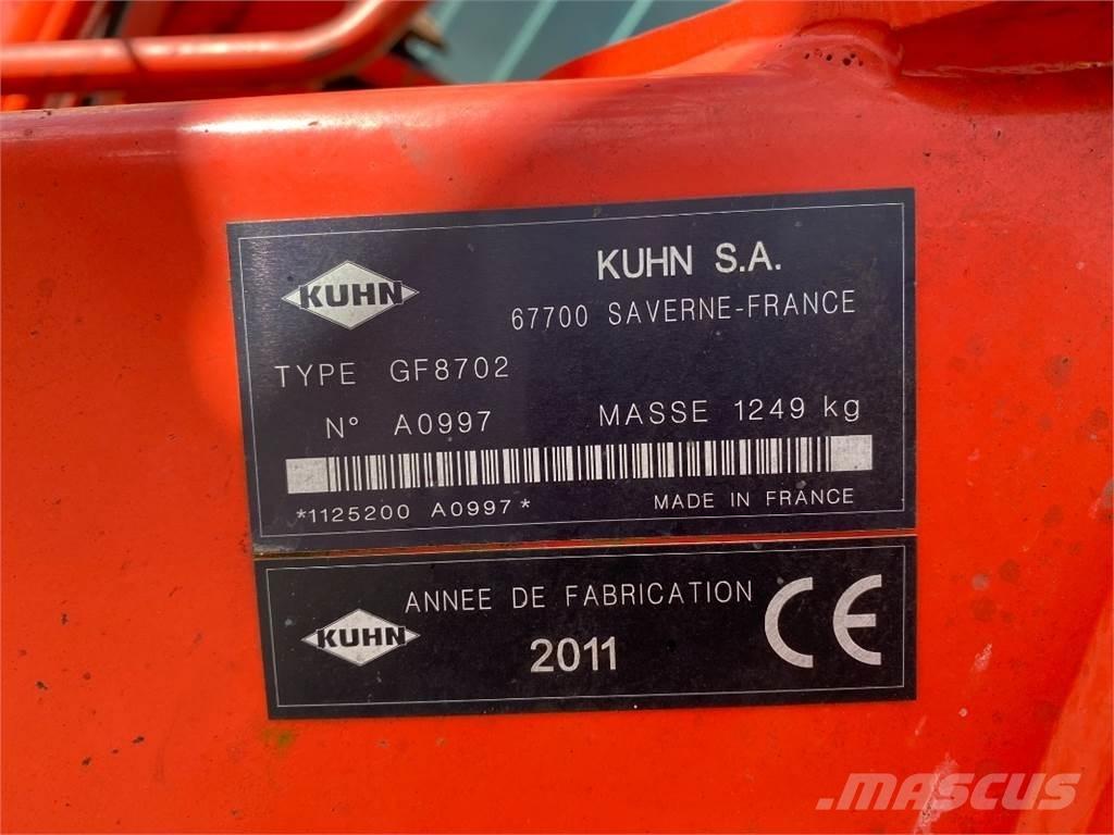 Kuhn GF 8702 Okretači i sakupljači sijena